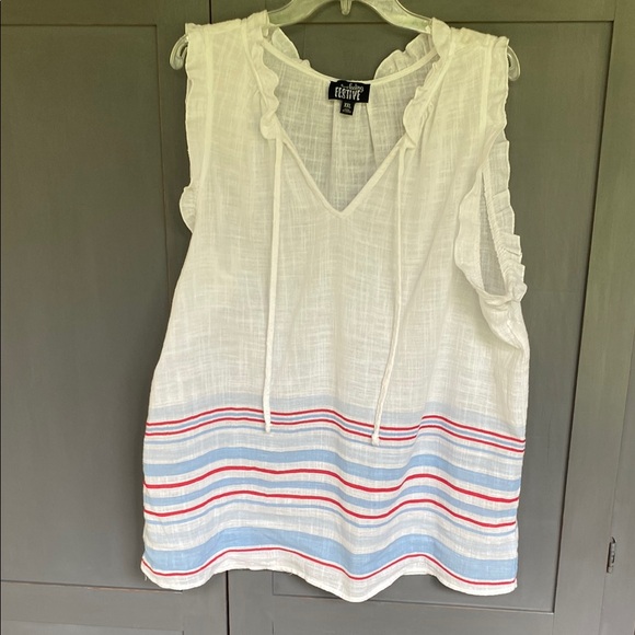 Just washed xxl White Sleeveless Top with Striped Hem - Picture 1 of 2